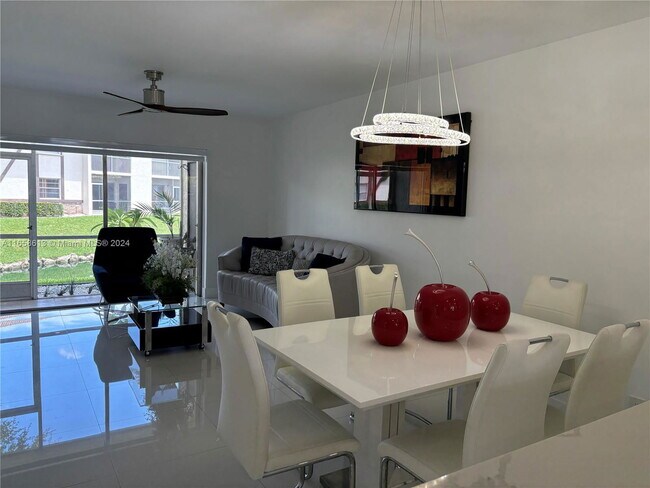 Foto del edificio - 2305 NW 89th Dr
