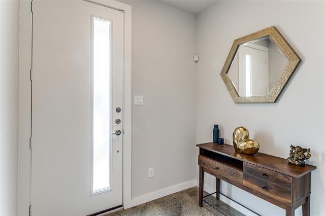 Foto del edificio - 2220 Rook Dr