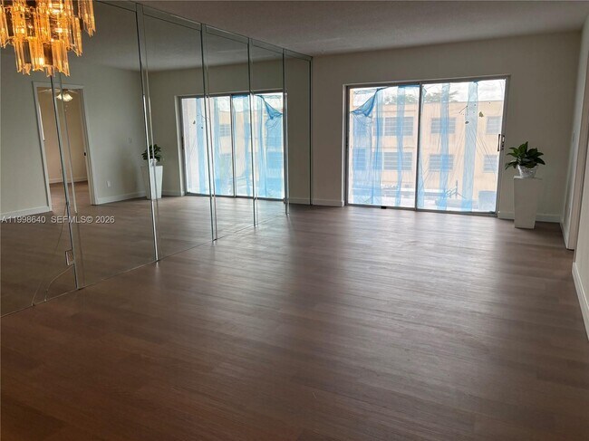 Foto del edificio - 200 Ashbury Rd