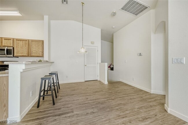 Foto del edificio - 2572 Land Rush Dr