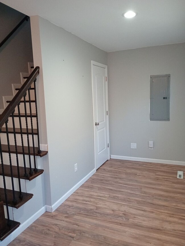 Building Photo - 3 Bedroom, 3 Bath Single Family Home for Rent