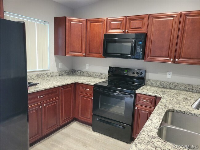 Foto del edificio - 9503 N Travis Dr