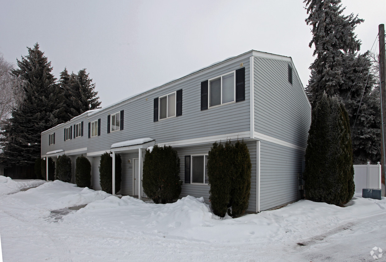 Building Photo - Applewood Court