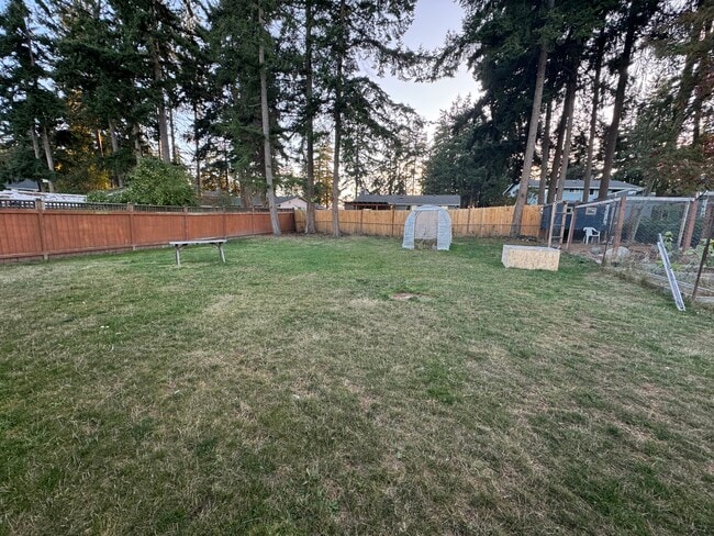 Building Photo - 899 Cathlamet Dr