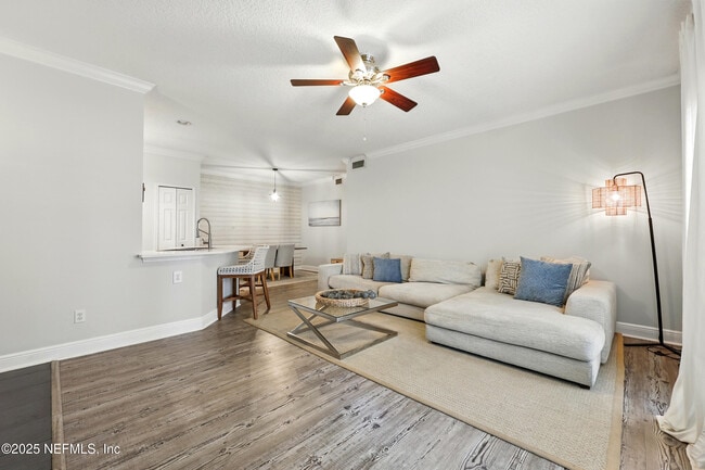 Building Photo - 43 Jardin De Mer Pl