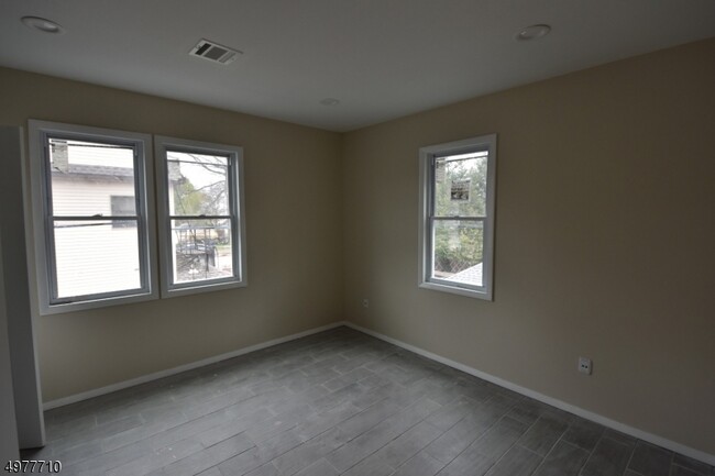 Foto del edificio - 430 Clifton Ave