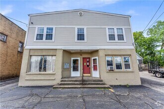 Building Photo - 74 Northfield Rd