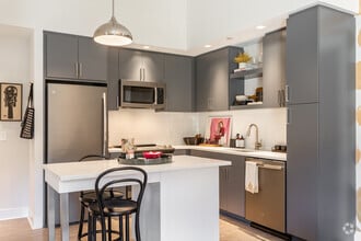 1BR, 1BA w/ Den - 730SF - Avec on H Street
