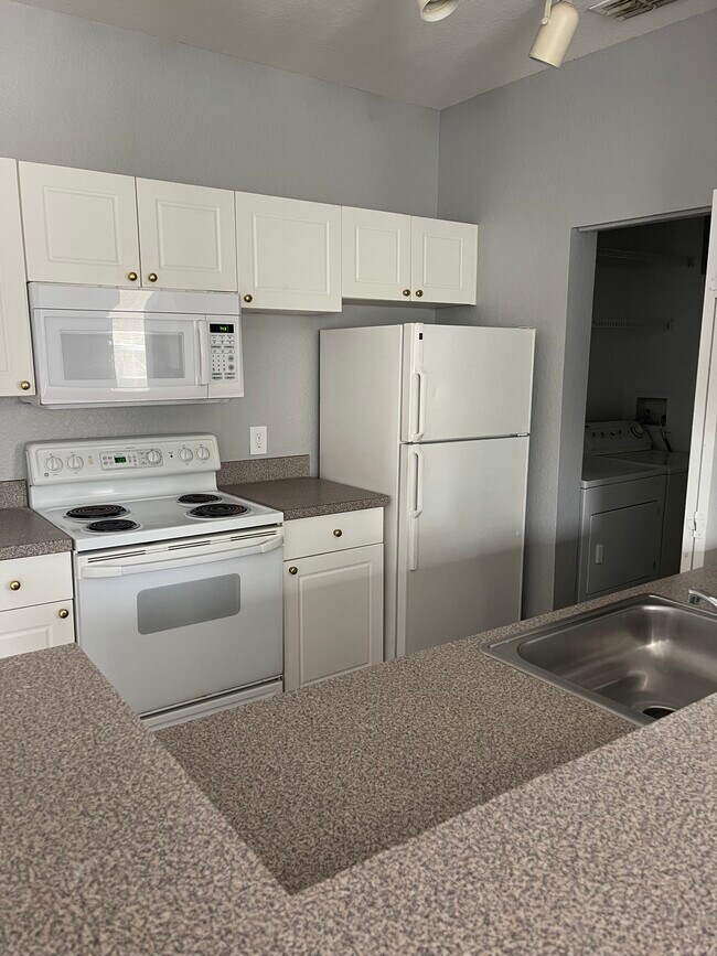 Foto del edificio - 839 Grand Regency Pointe