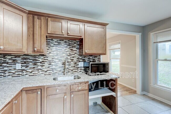 Building Photo - 8529 Ramort Dr