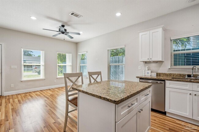 Foto del edificio - 912 N 8th Ave