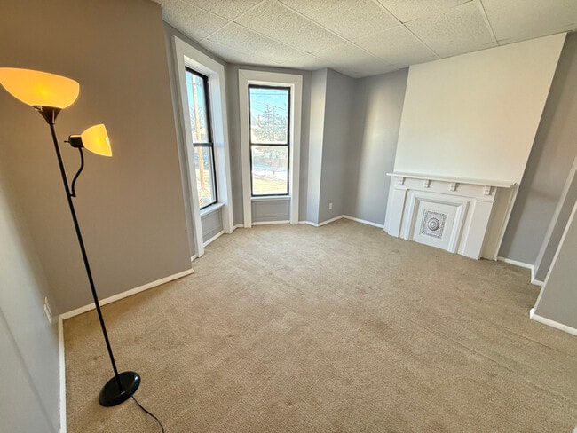 Foto del edificio - 1 Russell Pl