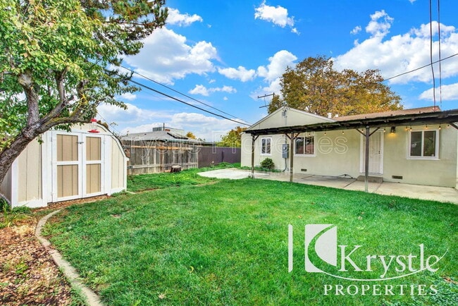 Foto del edificio - 791 Rosewood Ave