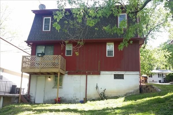 Building Photo - Upper Duplex