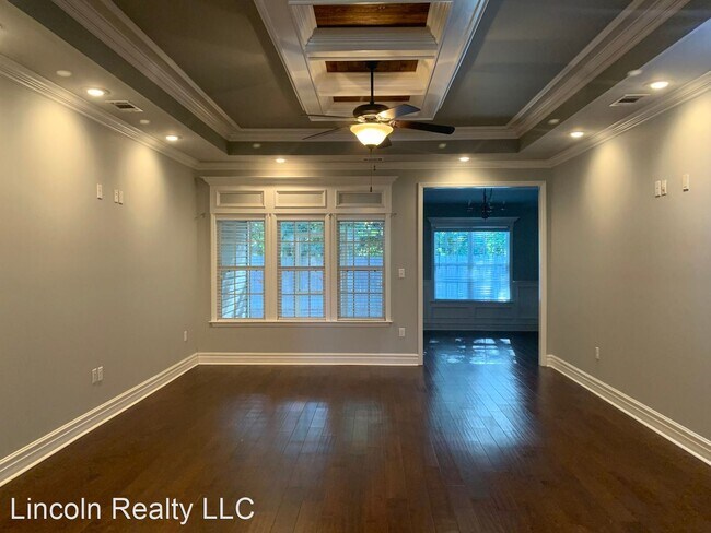 Foto del edificio - 4 br, 3 bath House - 4123 Glen Laurel Dr E