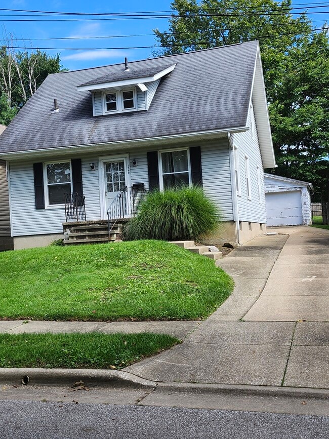 Building Photo - 1799 Highview Ave