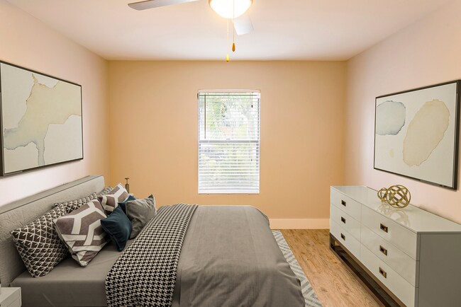 mf-vs-bedroom2.jpg - Westshore Palms at Kennedy
