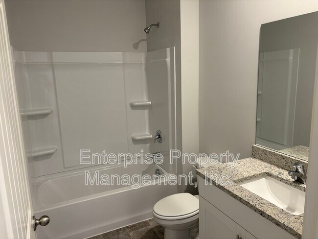 Foto del edificio - 250 Kipling Dr