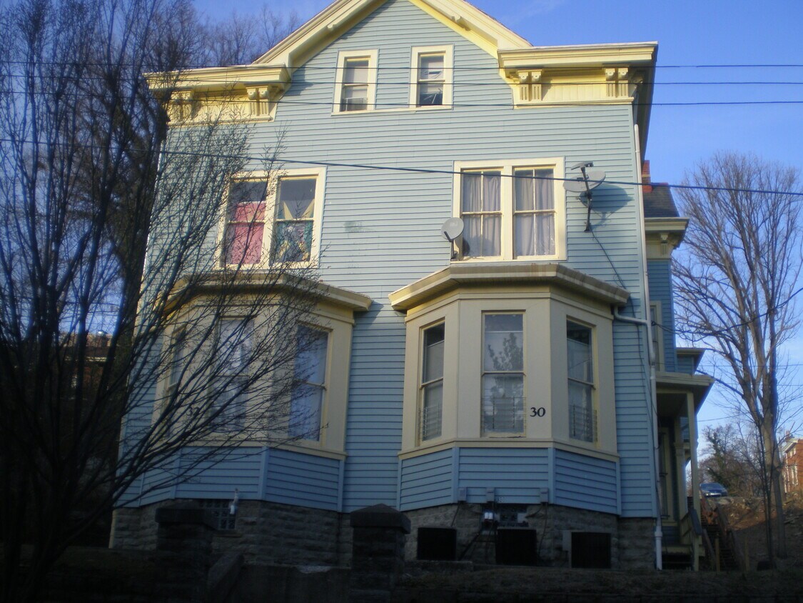 30 Conklin St Unit 3, Cincinnati, OH 45219 Apartments in Cincinnati