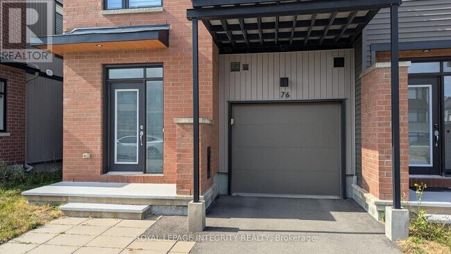 Building Photo - 76 Franchise Private