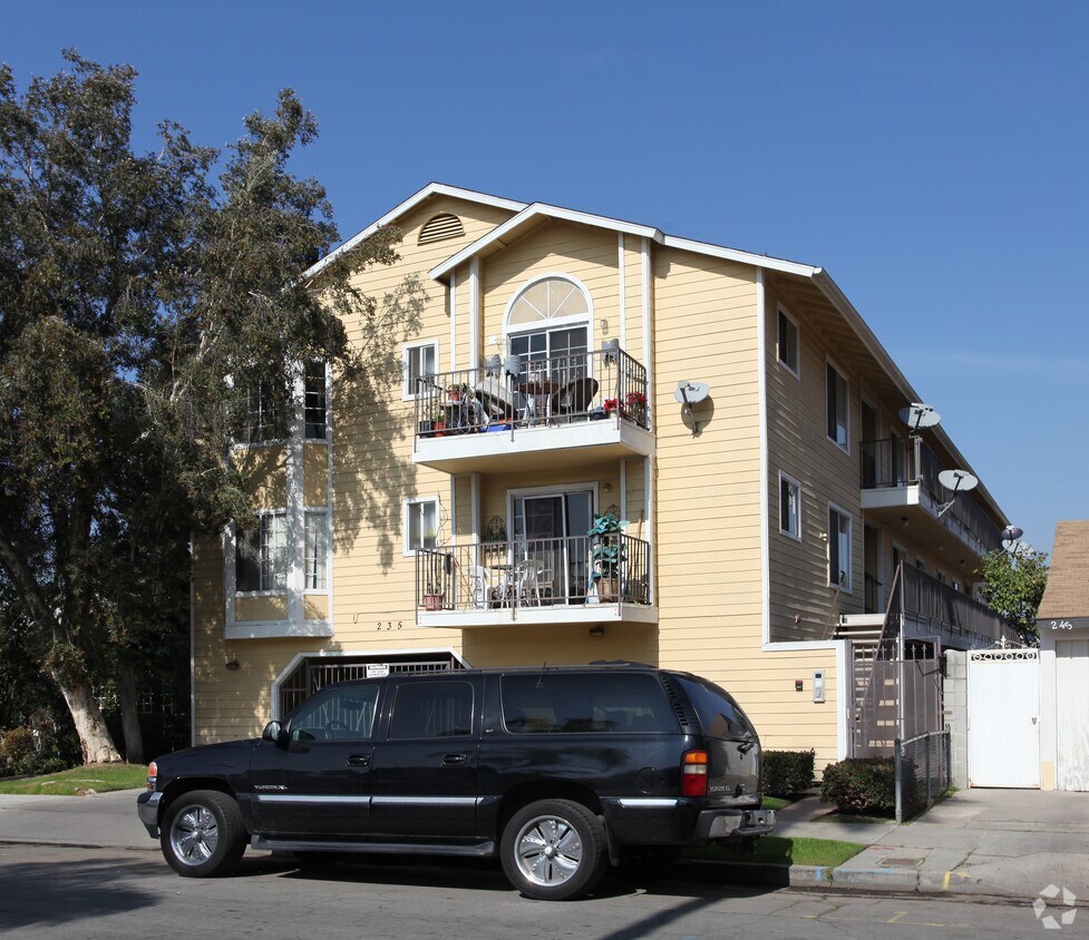 Foto principal - 235 E Nevada St