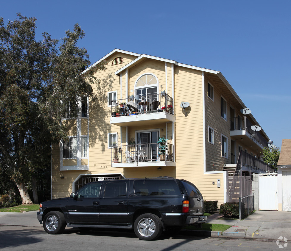 Primary Photo - 235 E Nevada St