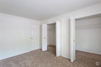 2BR, 2BA - 1100 SF - St. Charles at Olde Court Apartments