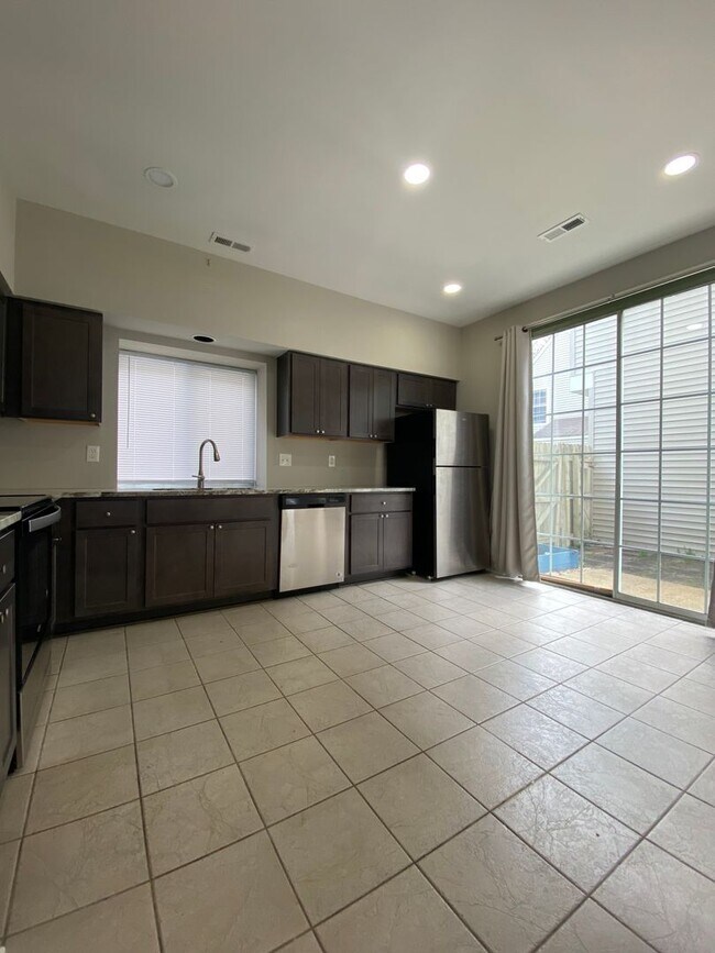 Building Photo - 123 Watson Dr