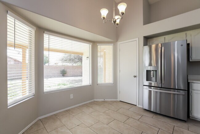 Foto del edificio - 4351 E Baywood Ave