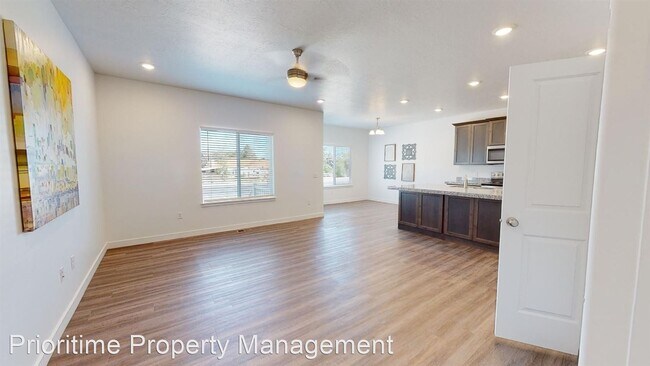 Foto del edificio - 4 br, 3.5 bath House - 3372 W Sanctuary Ct