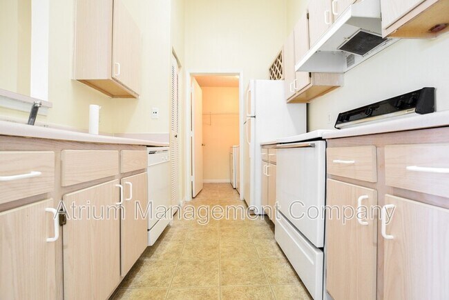 Building Photo - 2516 Grassy Point Dr