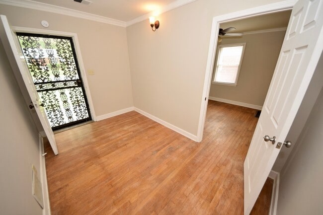 Foto del edificio - 4 Bedroom, 2 Bathrooms Near UOM and Highland