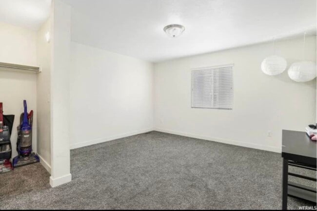 Building Photo - 78 E 630 N