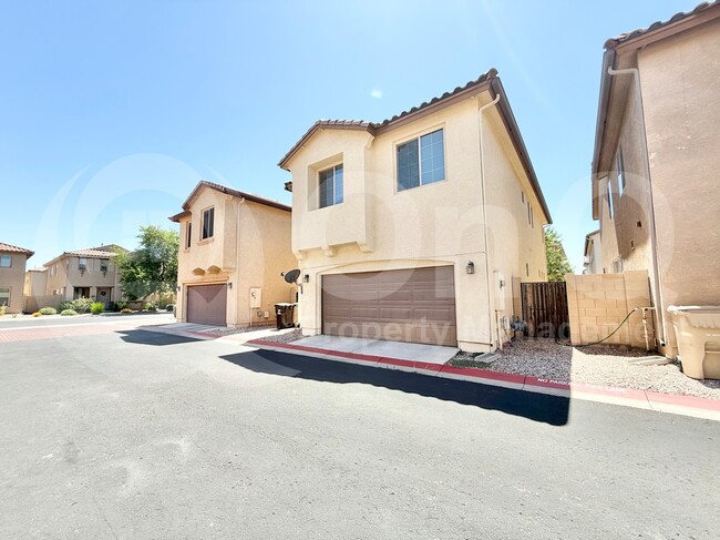 Building Photo - 9218 W Meadow Dr