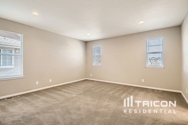 Building Photo - 7996 E 53rd Dr