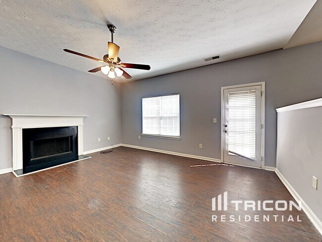 Building Photo - 660 Escalade Dr