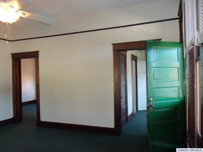 Building Photo - 301 N Pinos Altos St