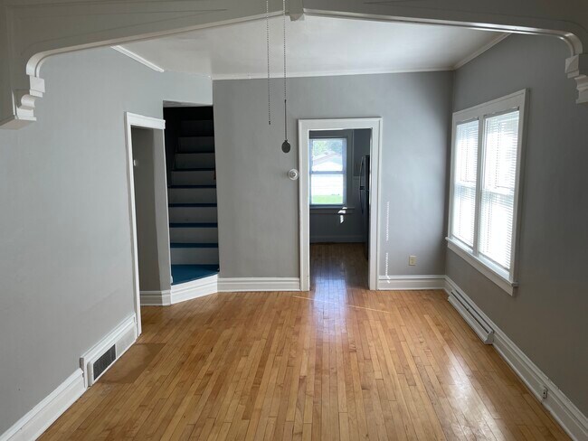 Foto del edificio - 1927 Sherwood Ave