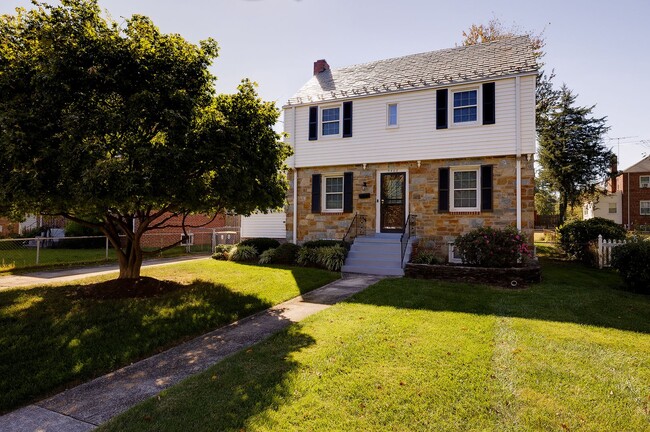 Foto del edificio - Charming 3BR/2BA Home in Prime Hyattsville...