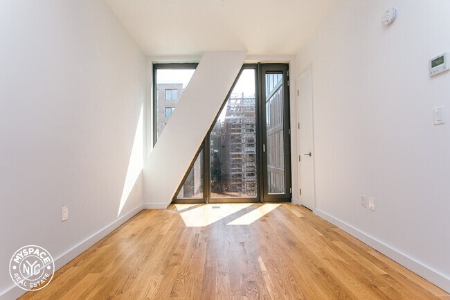 Foto del edificio - 123 Melrose St