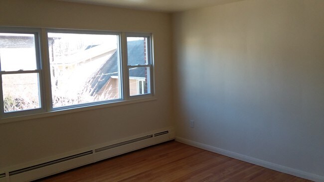 Building Photo - 118 E Central Blvd