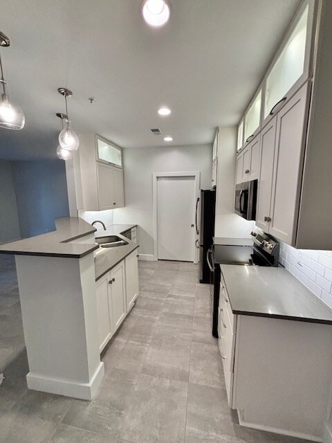 Kitchen - 45 Sycamore Ave