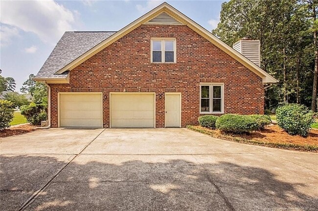 Building Photo - 887 3 Wood Dr