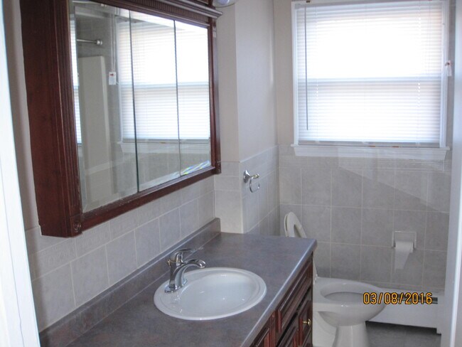 Foto del edificio - 99 Phenix Ave