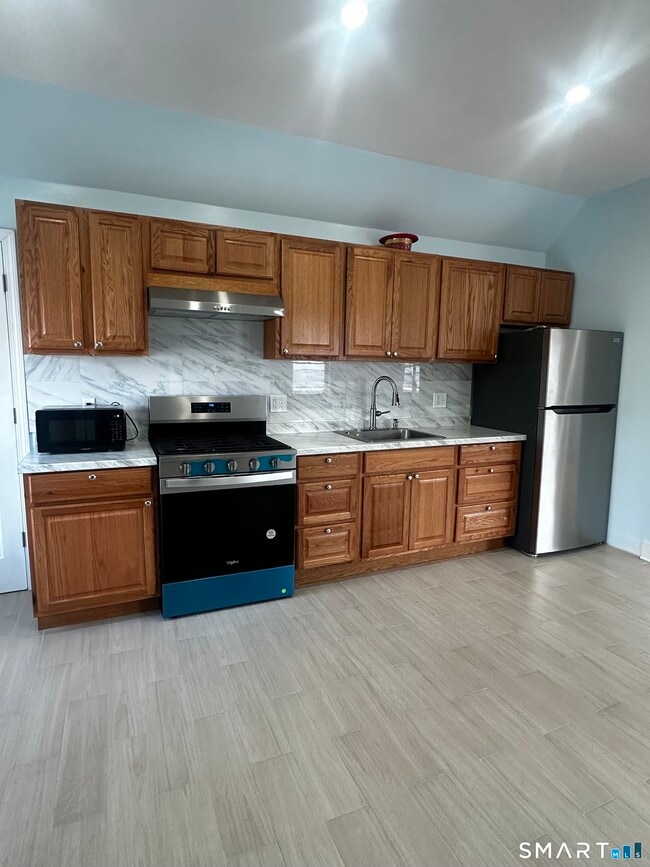 Foto del edificio - 185 Alpine St