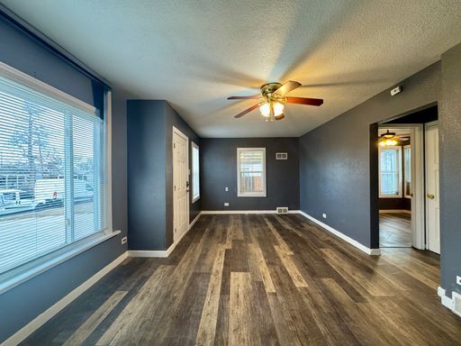 Foto del edificio - Newly Renovated 3 Separate Dwelling property in Denver! Available NOW