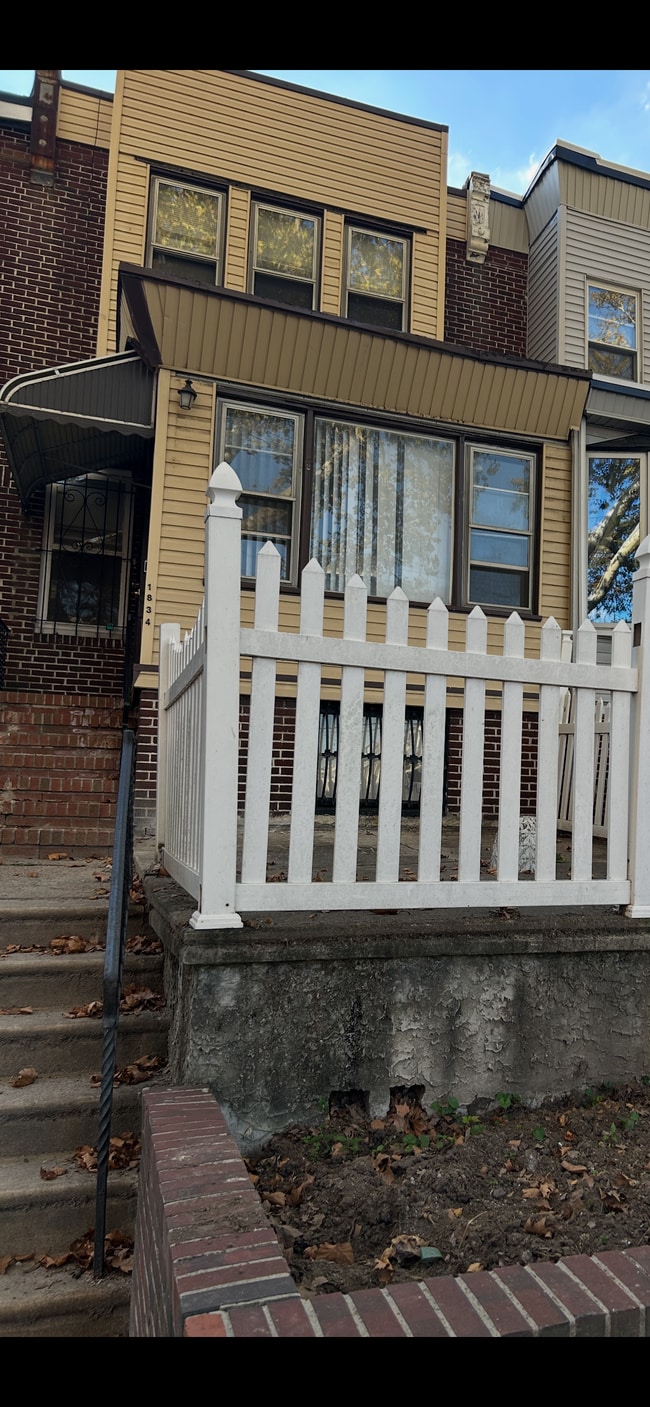 Building Photo - 1834 N 54th St