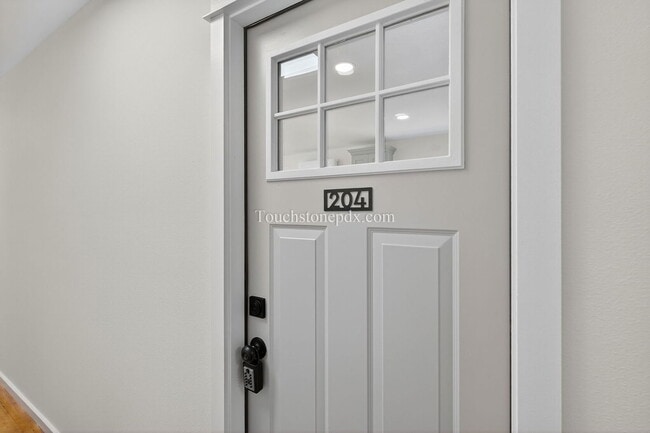 Building Photo - 4938 SE Foster Rd