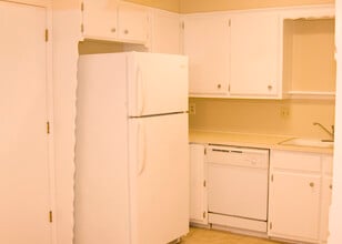 Building Photo - 131 Willow Ln