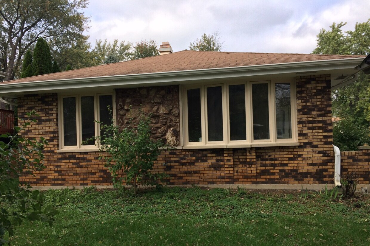 26 Mayflower Pl, Wheaton, IL 60187 House Rental in Wheaton, IL